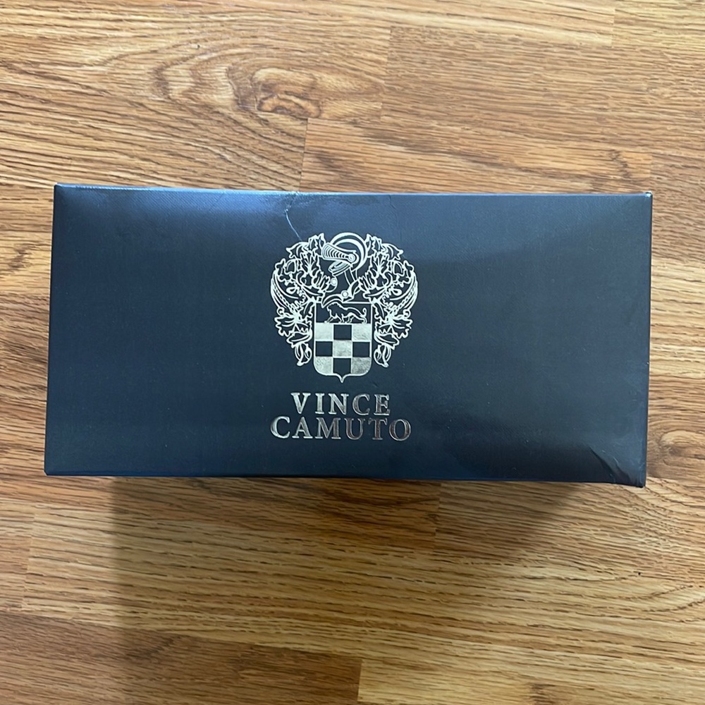 VINCE CAMUTO
Women's Kortlen Studded Footbed Slide Sandals.  Size: 10M.